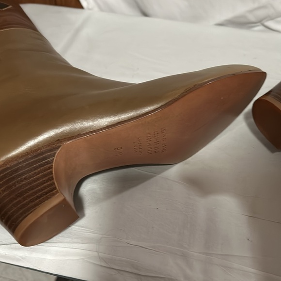 Joan and David Couture Boots 9M - Picture 2 of 4